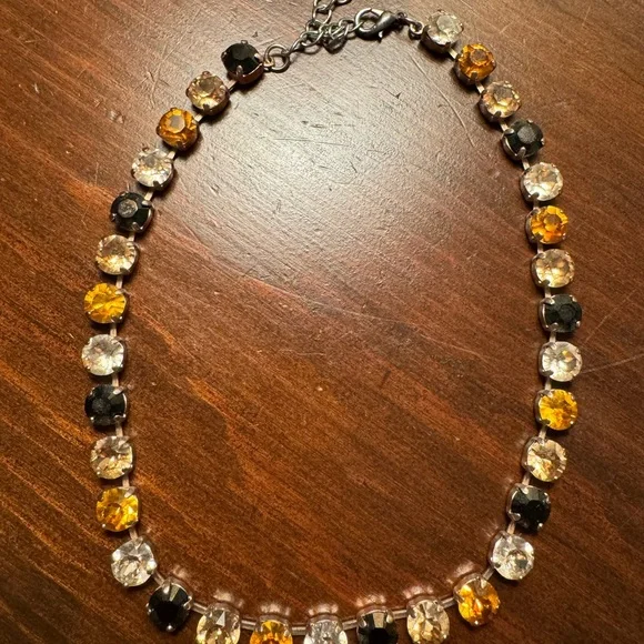 Swarovski crystal necklace, bracelet and pierced earrings. - Picture 2 of 3